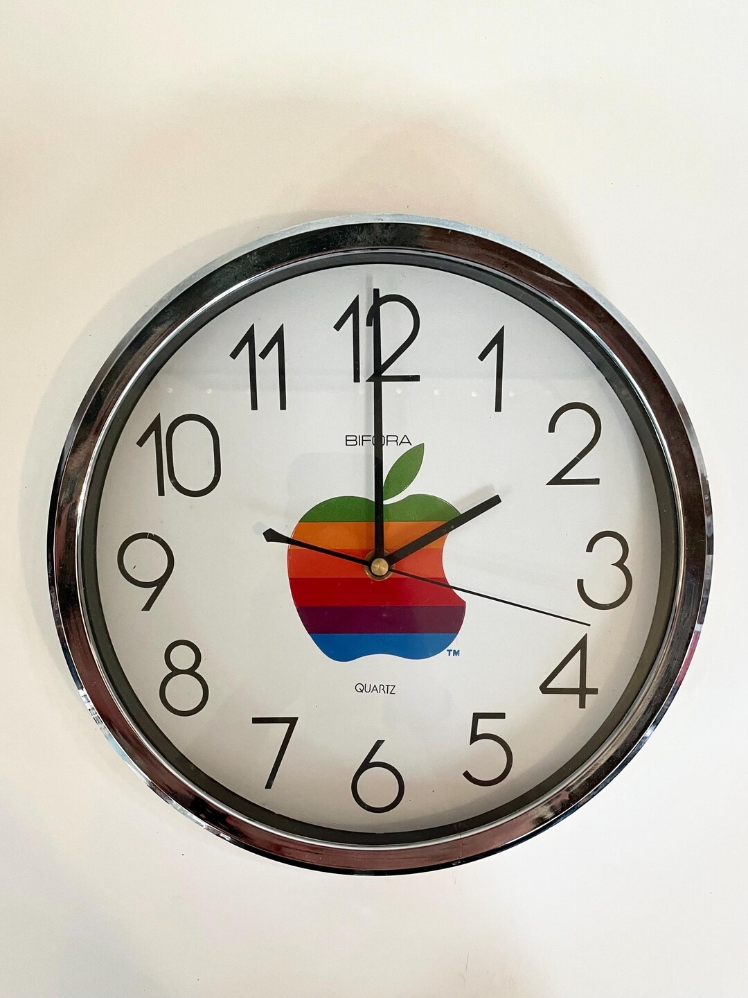 A1691 Ariel Wall Clock Apple