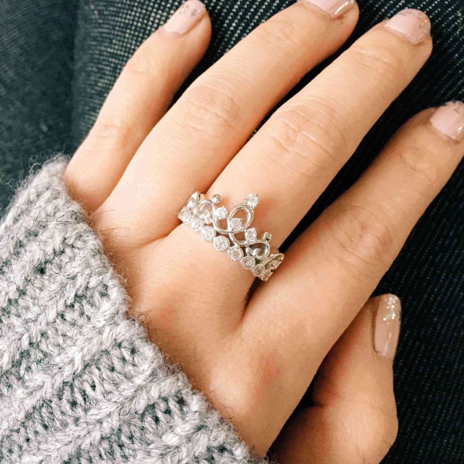 Ring Hand Silver Crown.