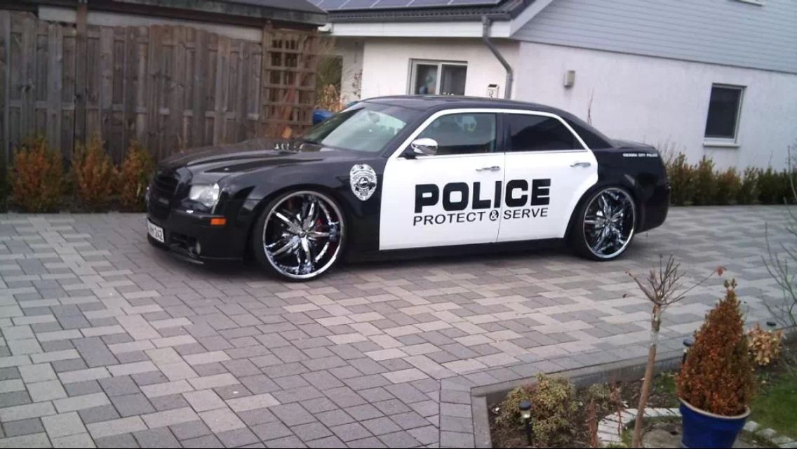 Police Famous Car Pd No.300 B