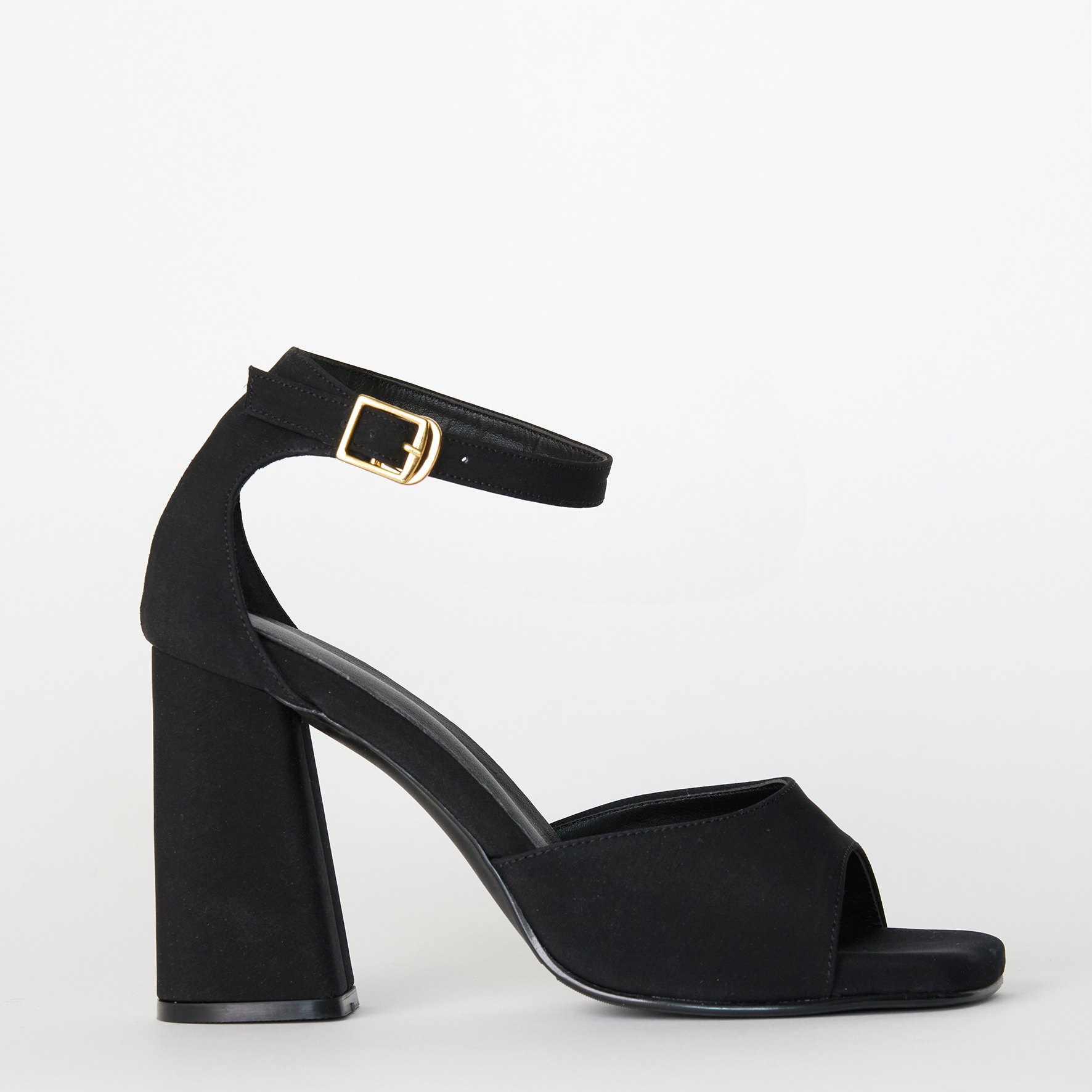 Sandle Black &White