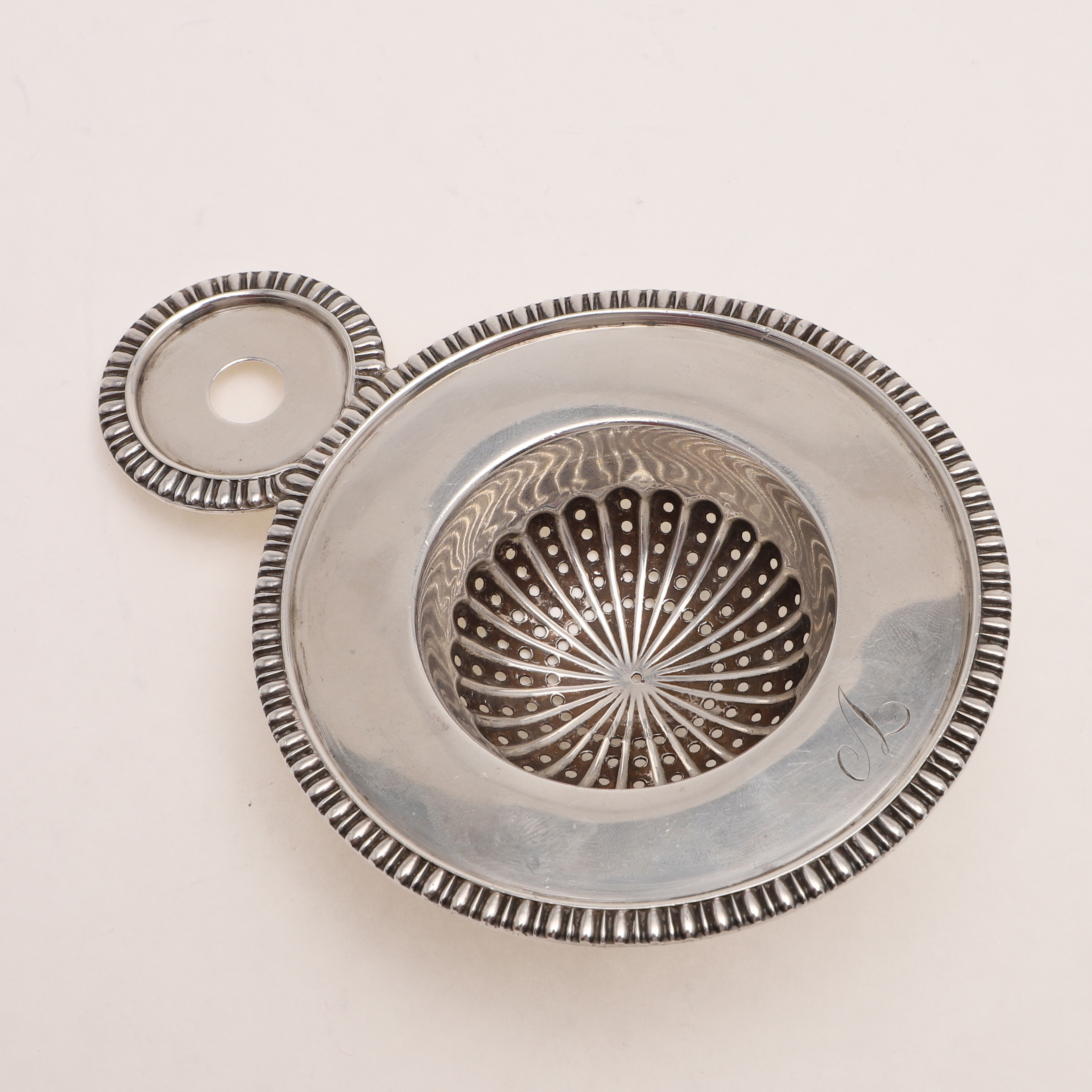 Victoria Strainer No 28