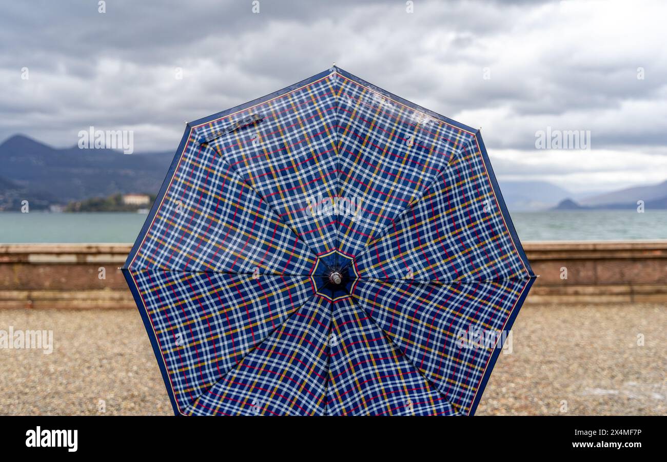 Umbrella Round Checked